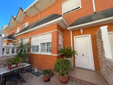 Bestaand - Townhouse / Semi-detached - Elche - Center