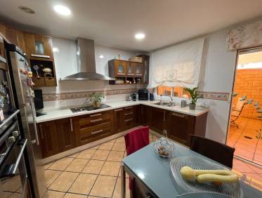 Bestaand - Townhouse / Semi-detached - Elche - Center