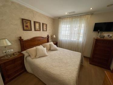 Bestaand - Townhouse / Semi-detached - Elche - Center