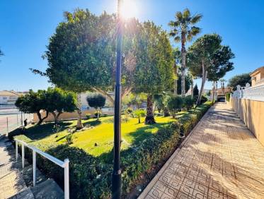 Bestaand - Townhouse / Semi-detached - La Mata - Torrelamata