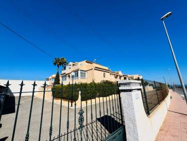 Bestaand - Townhouse / Semi-detached - La Mata - Torrelamata