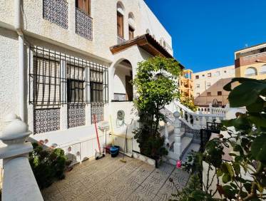 Bestaand - Townhouse / Semi-detached - La Mata