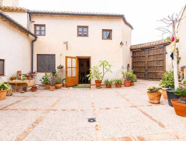 Bestaand - Townhouse / Semi-detached - Los Martinez Del Puerto - Los Martínez del Puerto