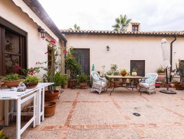 Bestaand - Townhouse / Semi-detached - Los Martinez Del Puerto - Los Martínez del Puerto