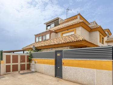 Bestaand - Townhouse / Semi-detached - Los Montesinos - La Herrada