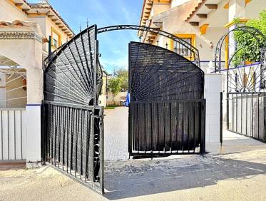 Bestaand - Townhouse / Semi-detached - Orihuela Costa - La Campana