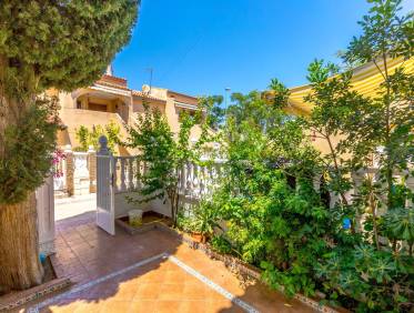 Bestaand - Townhouse / Semi-detached - Pilar de la Horadada - Mil palmeras