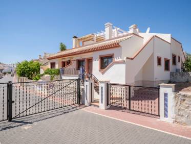 Bestaand - Townhouse / Semi-detached - San Miguel de Salinas - San Miguel