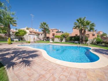 Bestaand - Townhouse / Semi-detached - San Miguel de Salinas - San Miguel