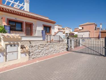Bestaand - Townhouse / Semi-detached - San Miguel de Salinas - San Miguel