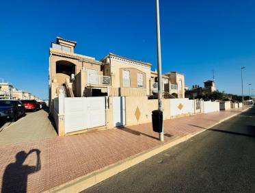 Bestaand - Townhouse / Semi-detached - Torrevieja - Aguas Nuevas