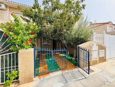 Bestaand - Townhouse / Semi-detached - Torrevieja - Aguas Nuevas