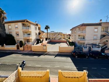 Bestaand - Townhouse / Semi-detached - Torrevieja - La Rosaleda