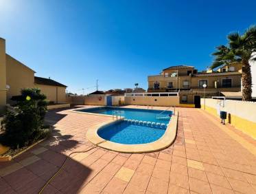 Bestaand - Townhouse / Semi-detached - Torrevieja - La Rosaleda