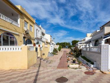 Bestaand - Townhouse / Semi-detached - Torrevieja - La Siesta