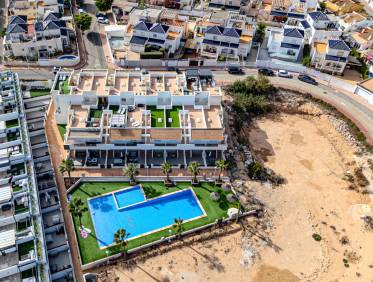Bestaand - Townhouse / Semi-detached - Torrevieja - Los Balcones