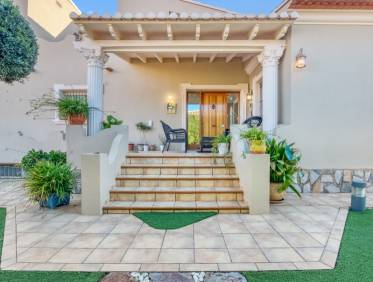 Bestaand - Villa - Denia