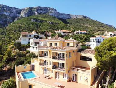 Bestaand - Villa - Denia