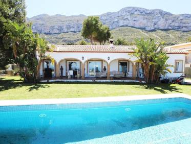 Bestaand - Villa - Denia
