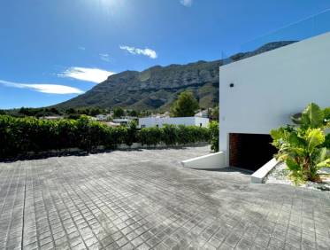 Bestaand - Villa - Denia