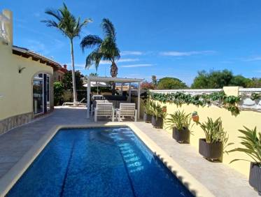 Bestaand - Villa - Denia