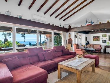 Bestaand - Villa - Estepona - East Estepona