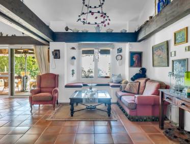 Bestaand - Villa - Estepona - East Estepona