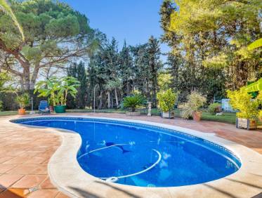 Bestaand - Villa - Estepona - East Estepona