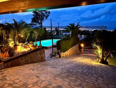 Bestaand - Villa - Jávea