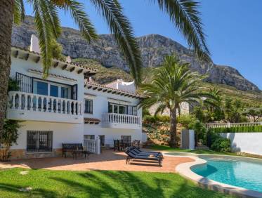 Bestaand - Villa - Jávea