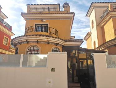 Bestaand - Villa - Los Montesinos - La Herrada