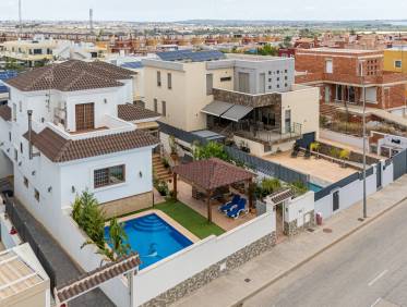 Bestaand - Villa - Los Montesinos - La Herrada