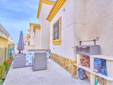 Bestaand - Villa - Los Montesinos - La Herrada