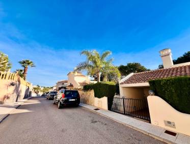 Bestaand - Villa - Orihuela Costa - Lomas de Campoamor-Las Ramblas