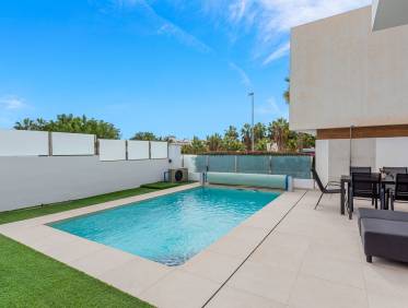 Bestaand - Villa - Orihuela Costa - Villamartin