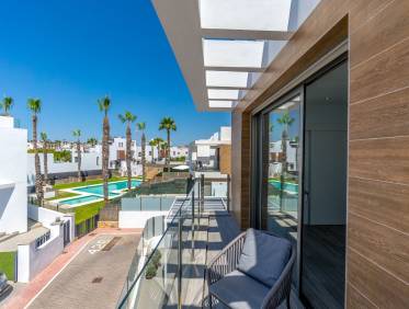 Bestaand - Villa - Orihuela Costa - Villamartin