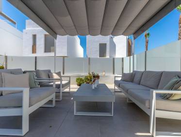 Bestaand - Villa - Orihuela Costa - Villamartin