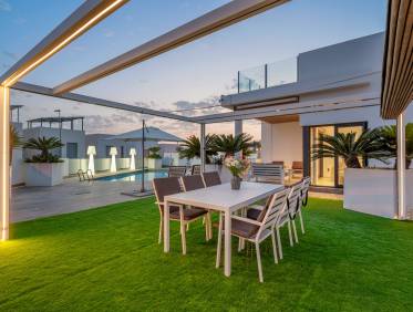 Bestaand - Villa - Orihuela Costa - Villamartin