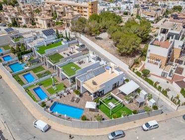 Bestaand - Villa - Orihuela Costa - Villamartin