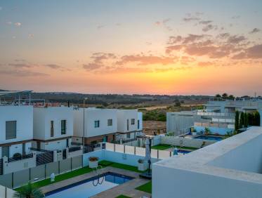 Bestaand - Villa - Orihuela Costa - Villamartin