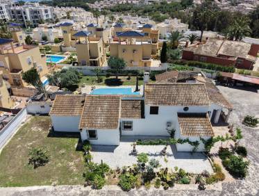 Bestaand - Villa - Orihuela Costa - Villamartin