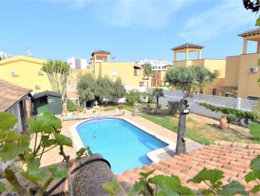 Bestaand - Villa - Orihuela Costa - Villamartin