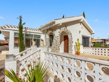 Bestaand - Villa - Torrevieja - Los Balcones - Los Altos del Edén