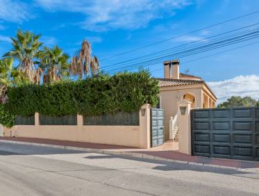 Bestaand - Villa - Torrevieja - Los Balcones