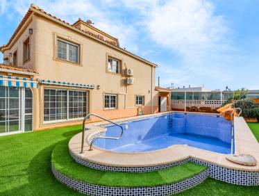 Bestaand - Villa - Torrevieja