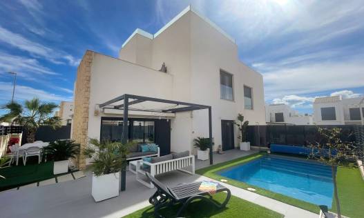 Townhouse / Semi-detached - Bestaand - Ciudad Quesada - Pueblo Bravo