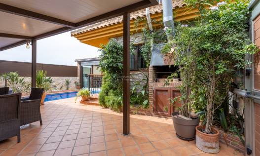 Townhouse / Semi-detached - Bestaand - Los Montesinos - La Herrada