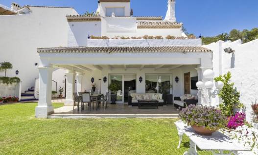 Townhouse / Semi-detached - Bestaand - Nueva Andalucia - Marbella, Nueva Andalucía