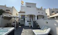 Townhouse / Semi-detached - Bestaand - Orihuela Costa - LM-60610
