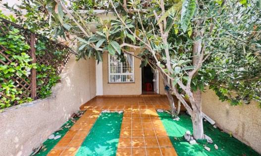 Townhouse / Semi-detached - Bestaand - Torrevieja - Aguas Nuevas